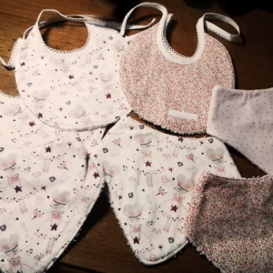 Bavoir en tissu pour bébé